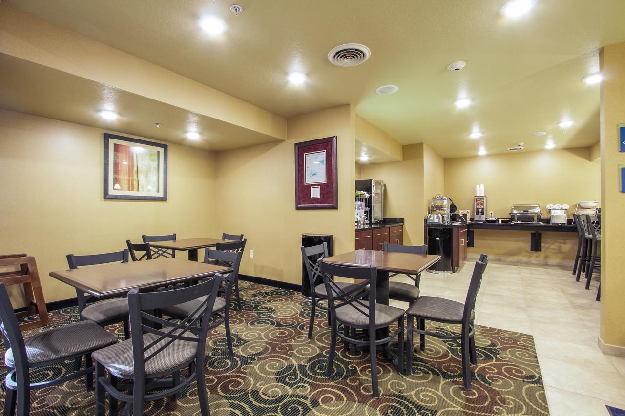 Hotel Cobblestone & - Corry